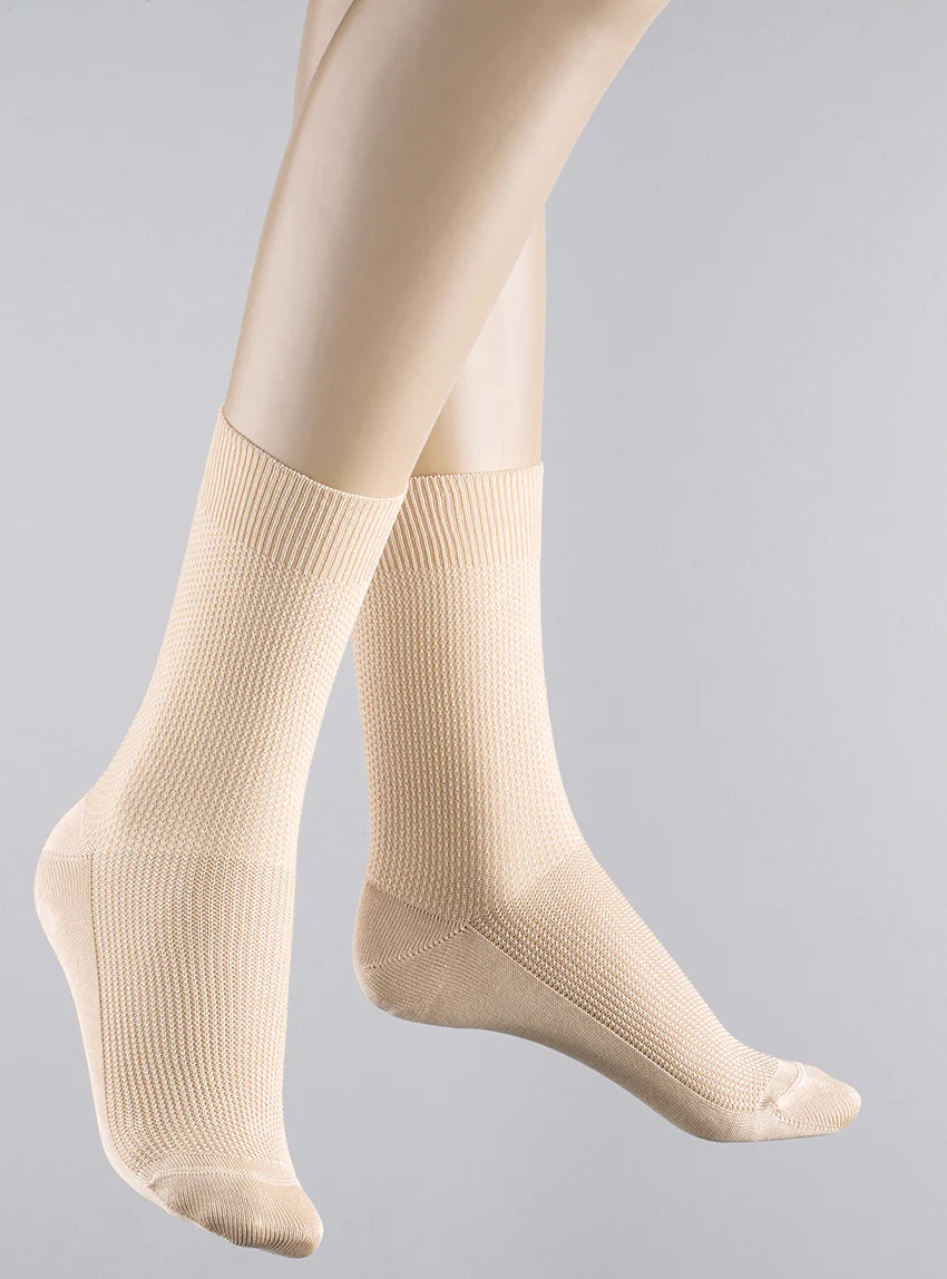 Mi-chaussettes énergétiques en coton beige