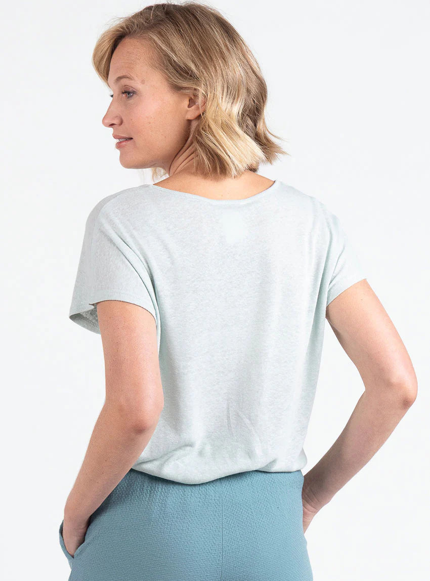 Top femme fluide en lin vert d'eau