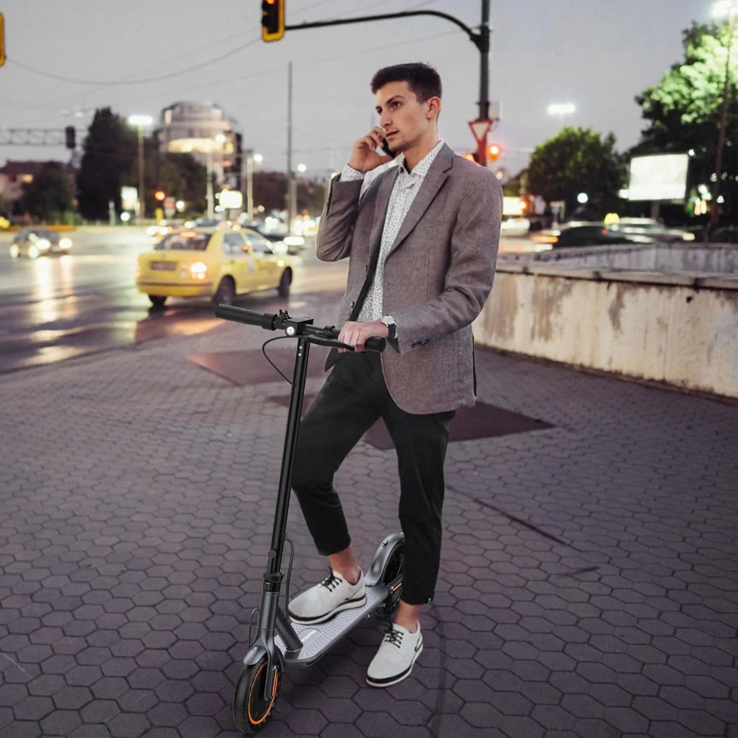 Volpam electric scooter Powerful electric motor Solid tires 28/21/12 mile range