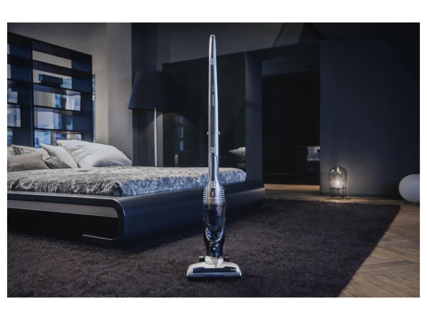 GRUNDIG Aspirateur balai et  main, 21,6 V