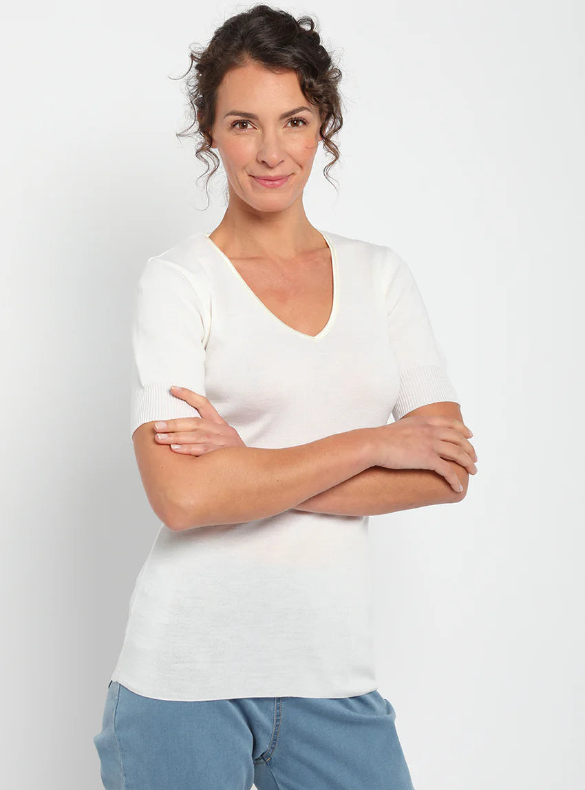 Tee-shirt femme encolure V en laine merinos blanc naturel