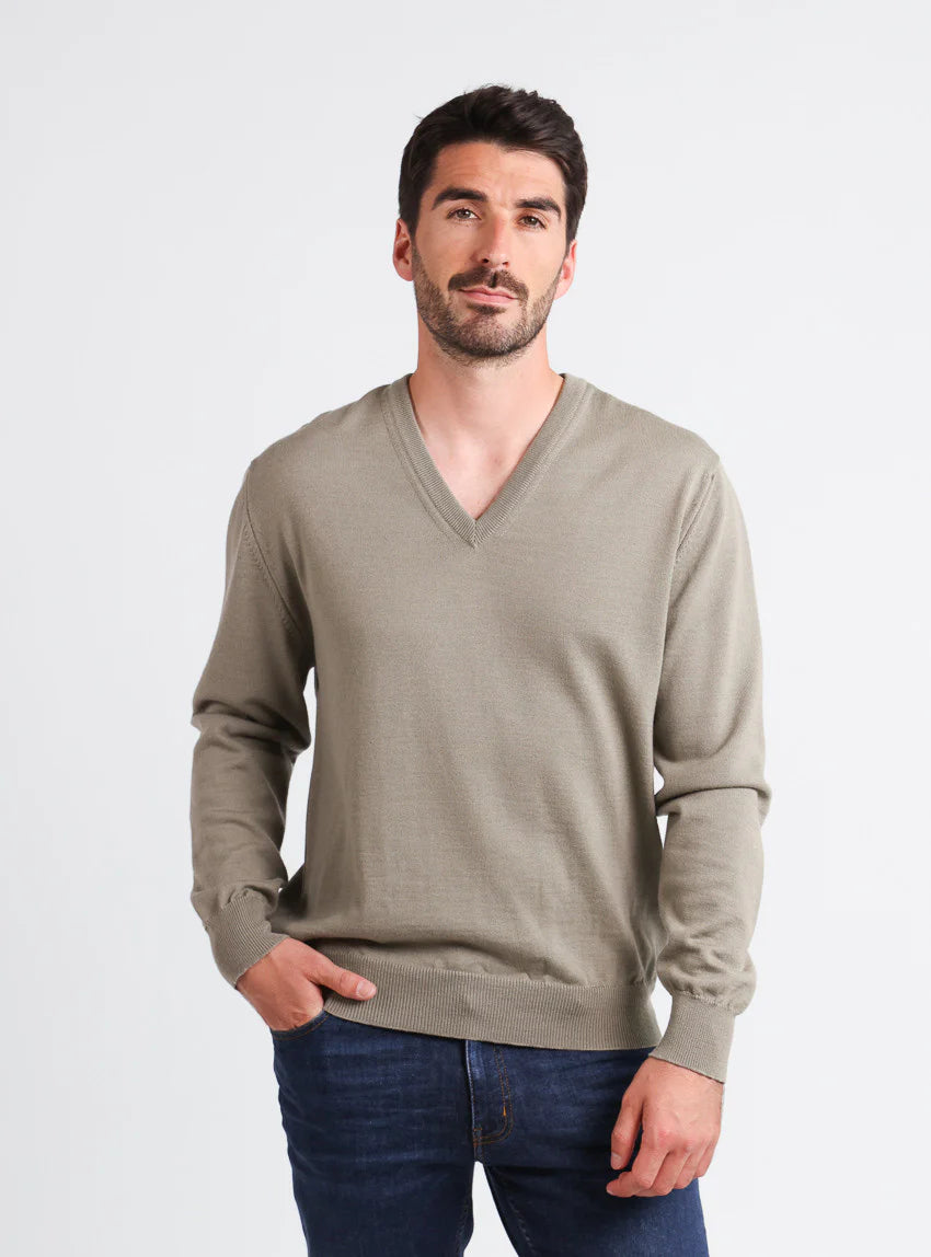 Pull homme col V 100% mérinos vert olive