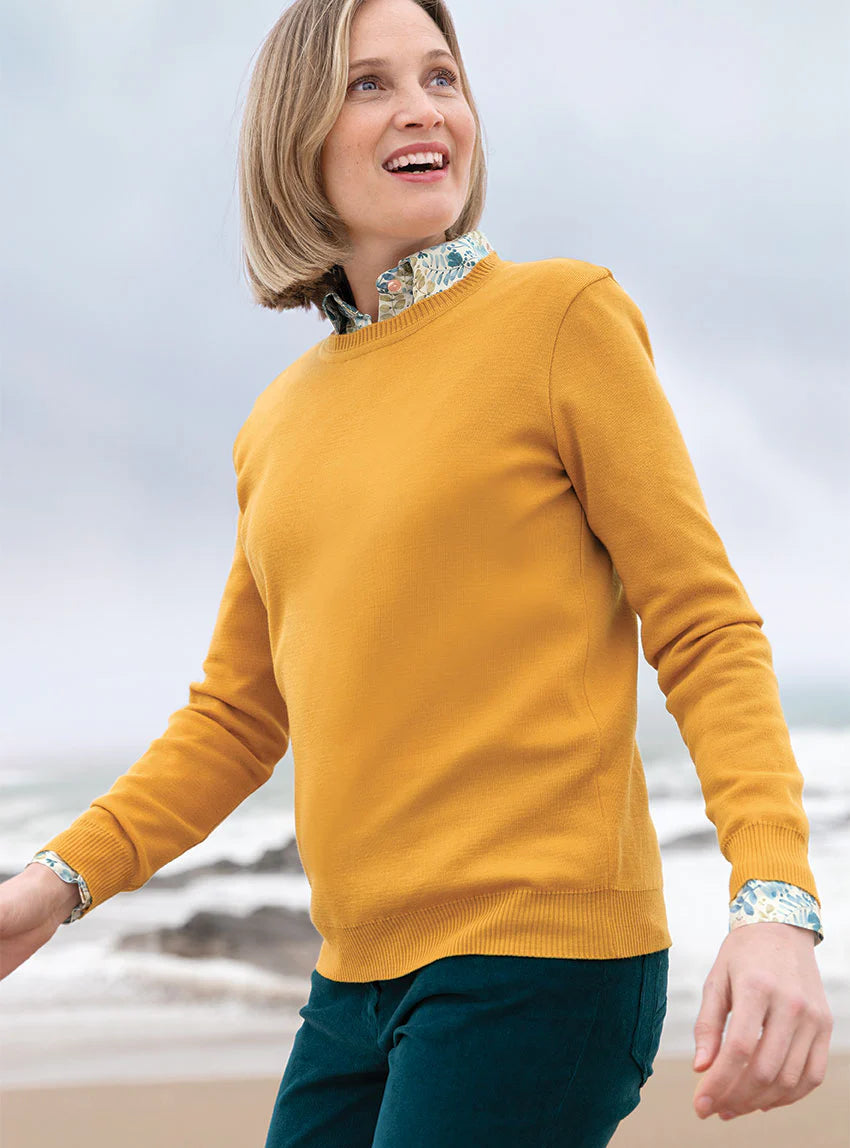Pull femme en laine mérinos col rond jaune doré