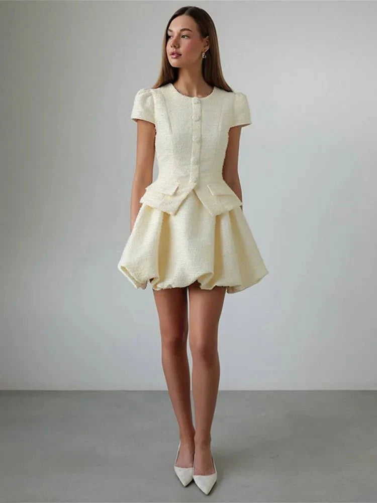 Ensemble deux pièces chemise à manches bouffantes et jupe bulle