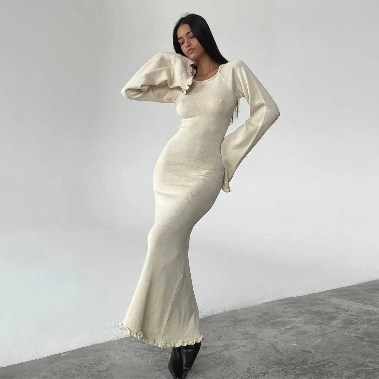 Robe longue en maille nuage ivoire à dos ouvert