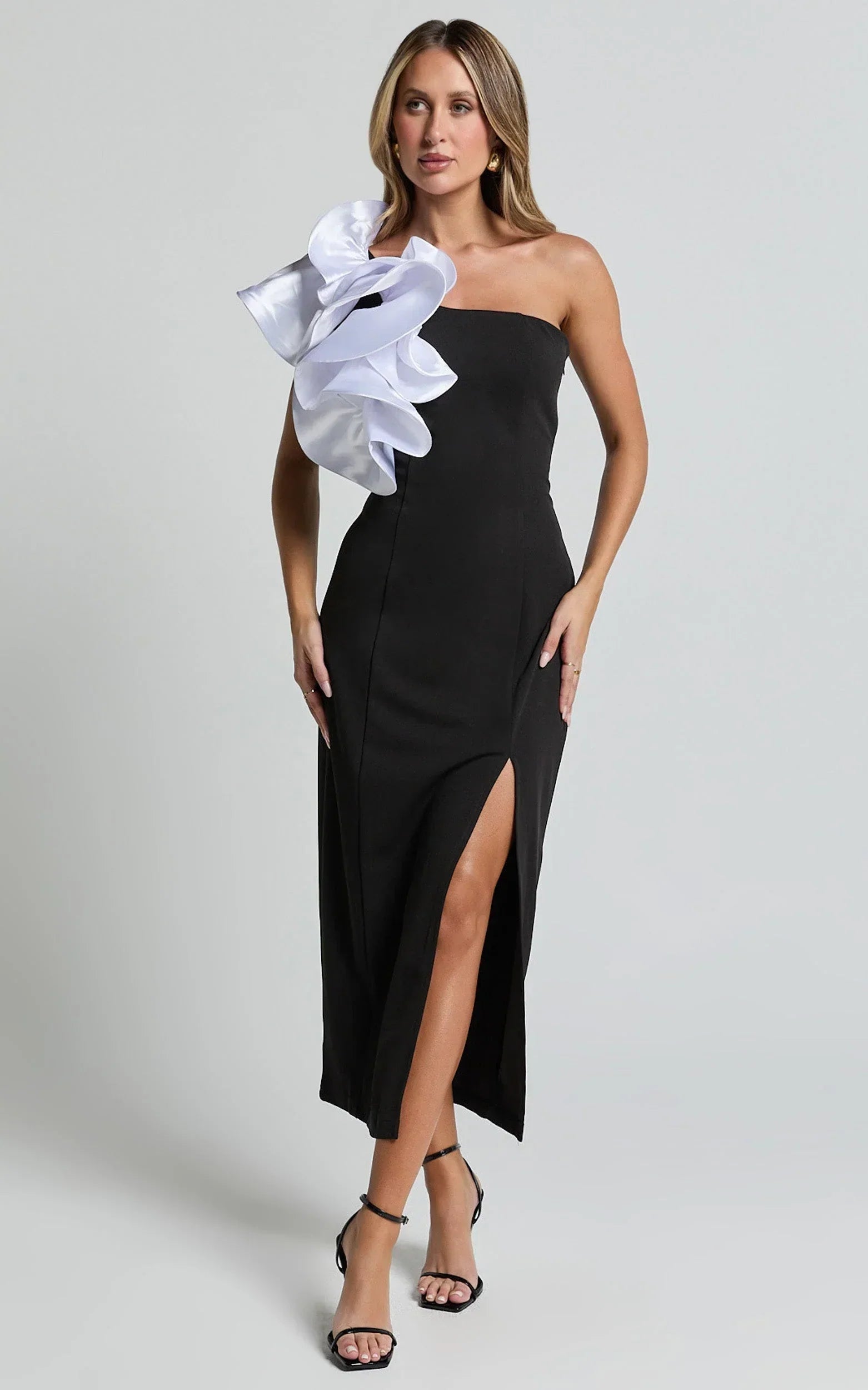 Fergie Midi Dress - Strapless 3D Floral Thigh Split Dress in Black and White