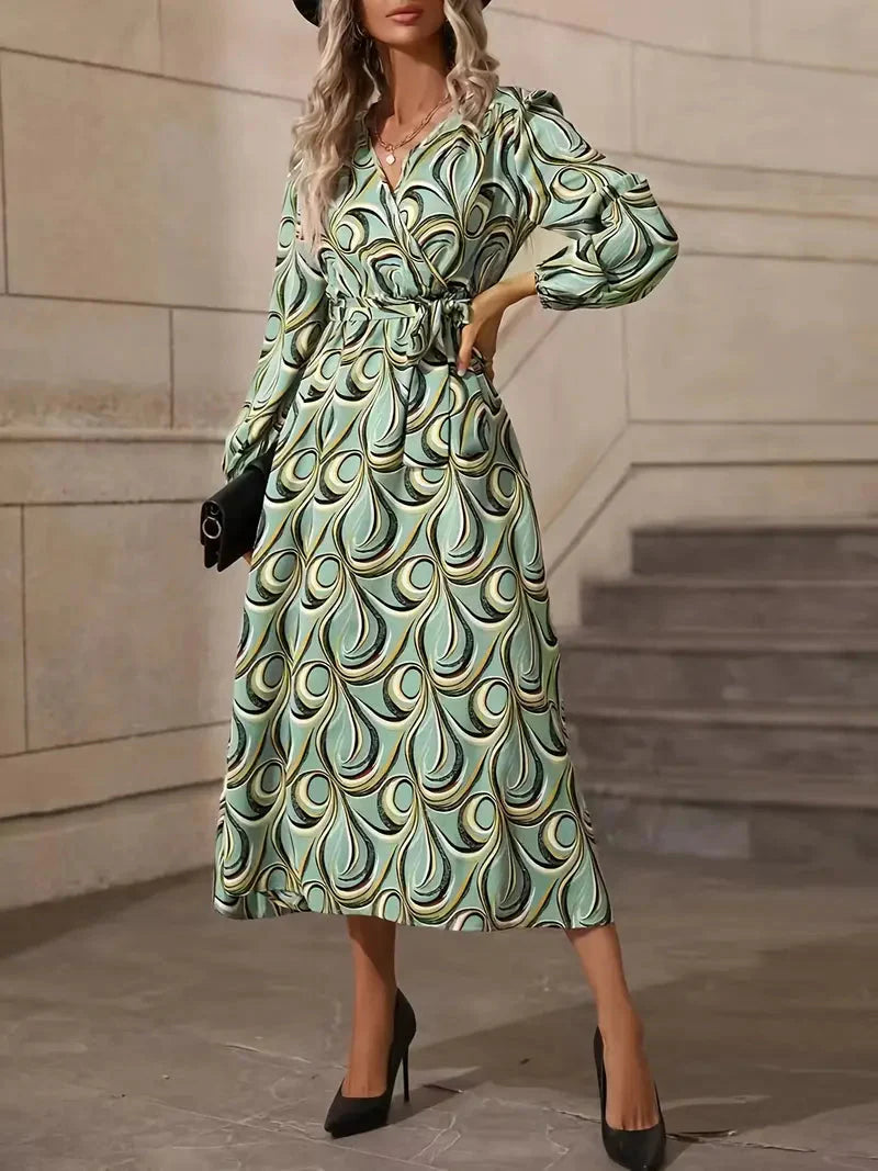 Robe élégante à col enroulé