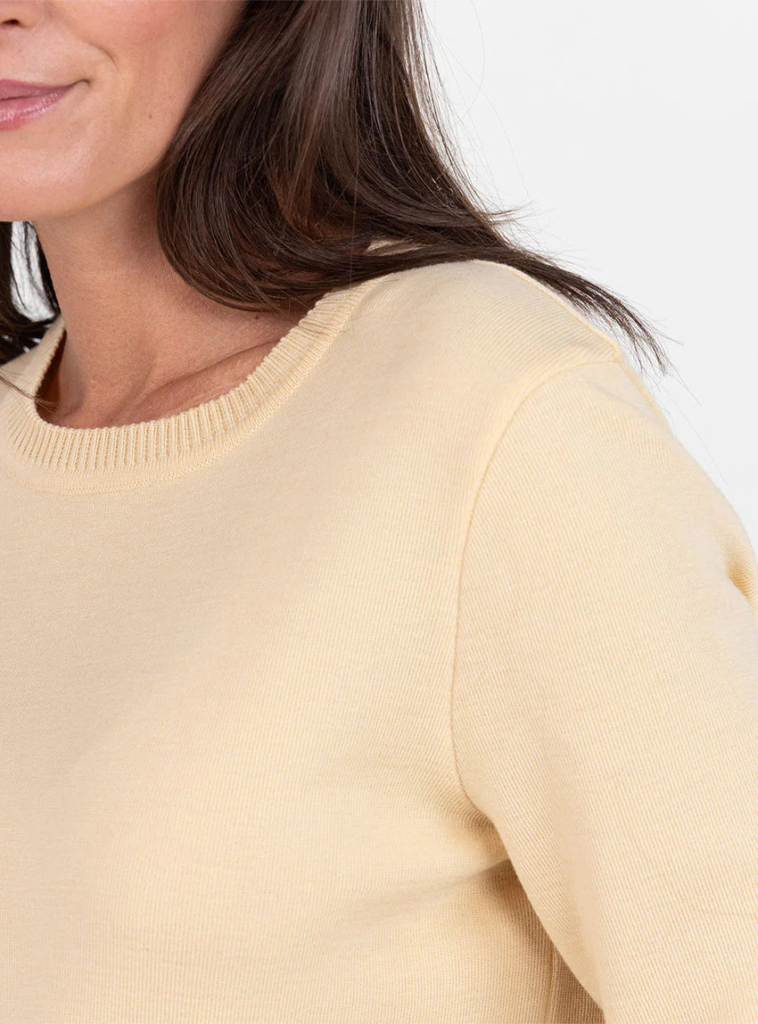 Pull femme en laine mérinos col rond jaune léger