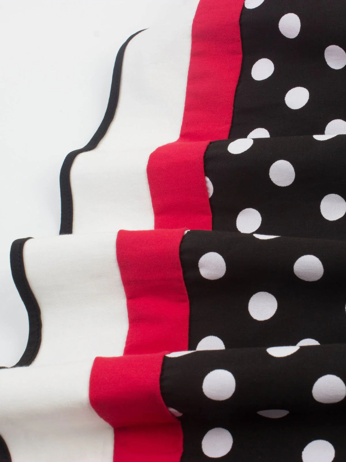 Robe vintage des années 50 à pois avec ceinture et jupe évasée Rockabilly