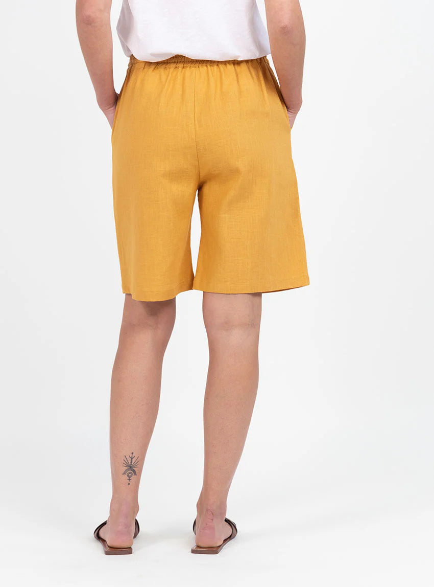 Bermuda femme en lin et coton jaune safran