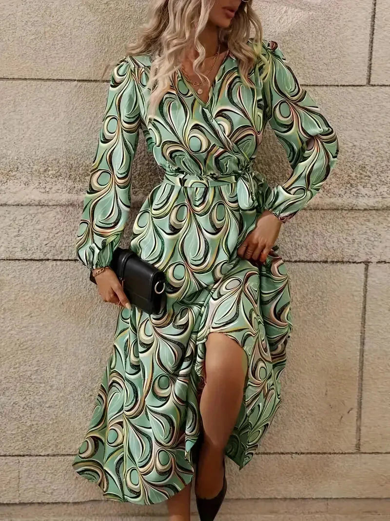 Robe élégante à col enroulé