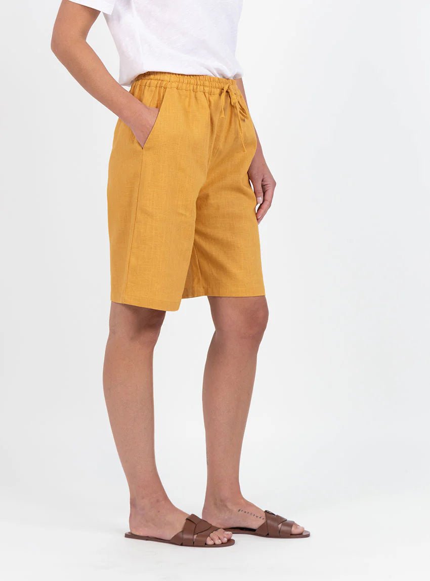 Bermuda femme en lin et coton jaune safran