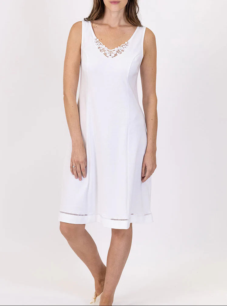 Fond de robe femme en coton blanc