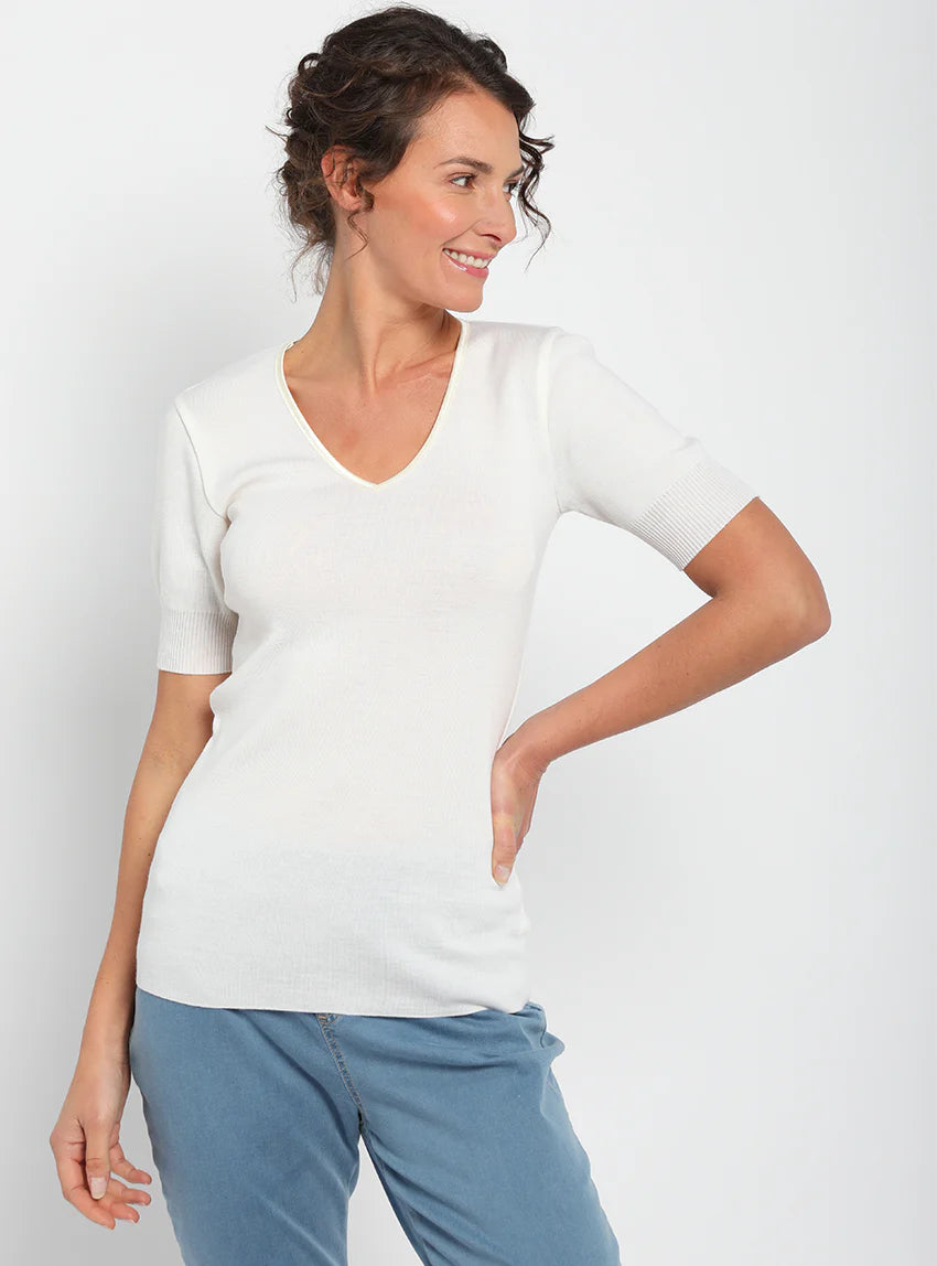 Tee-shirt femme encolure V en laine merinos blanc naturel