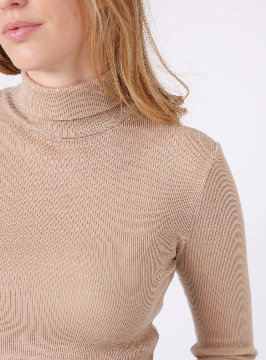 Pull chaussette col roulé laine et soie beige