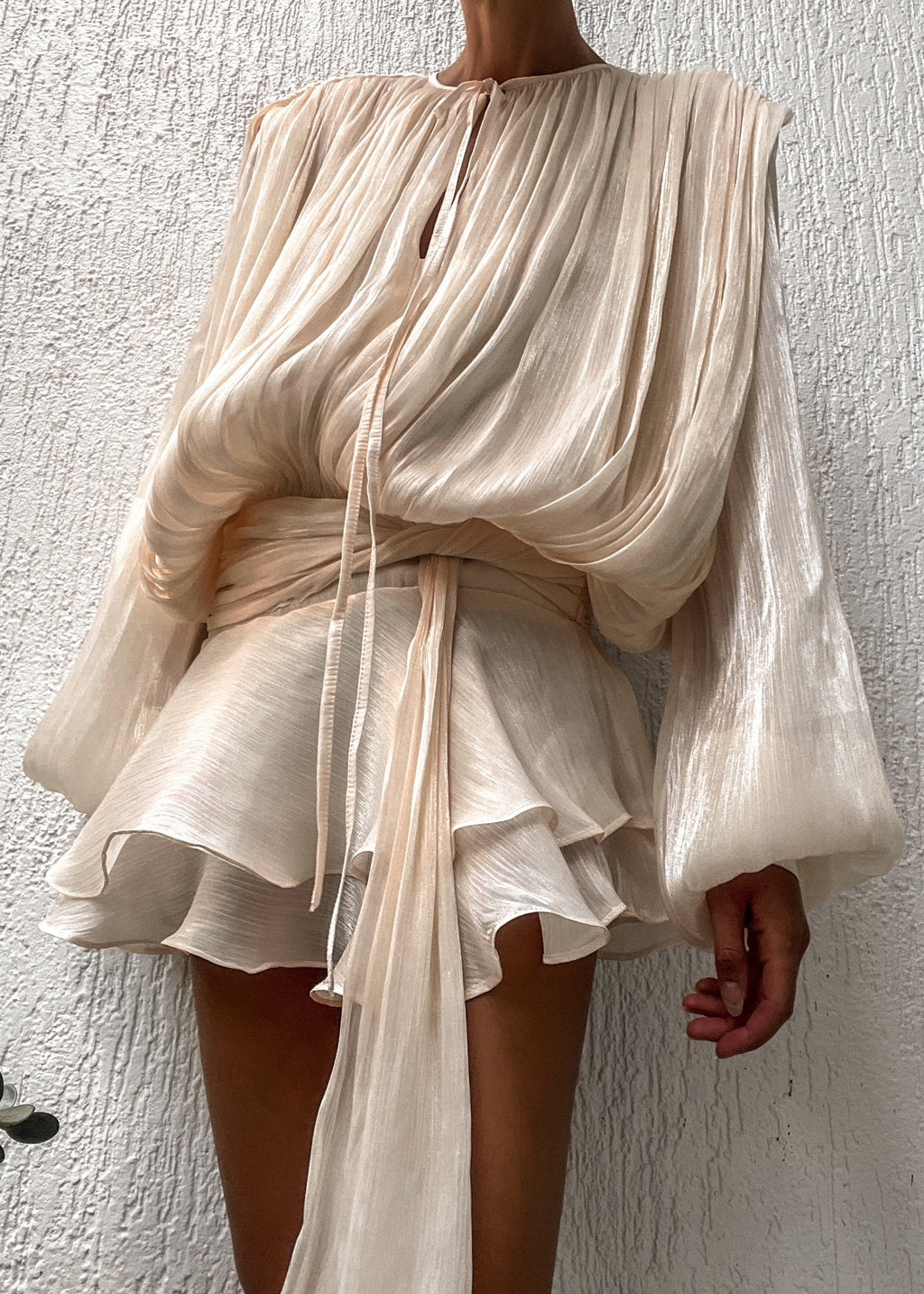 Robe mi-longue en satin champagne Estelle