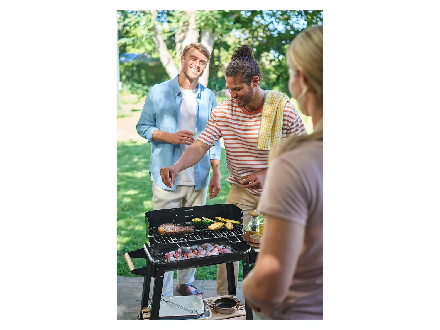 GRILLMEISTER Chariot-grill GGW 84 B1, avec tagre en bois