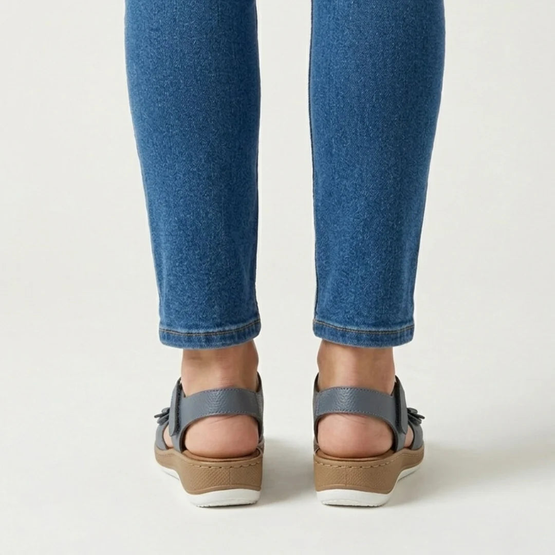 Sandales confortables pour femmes avec détails floraux
