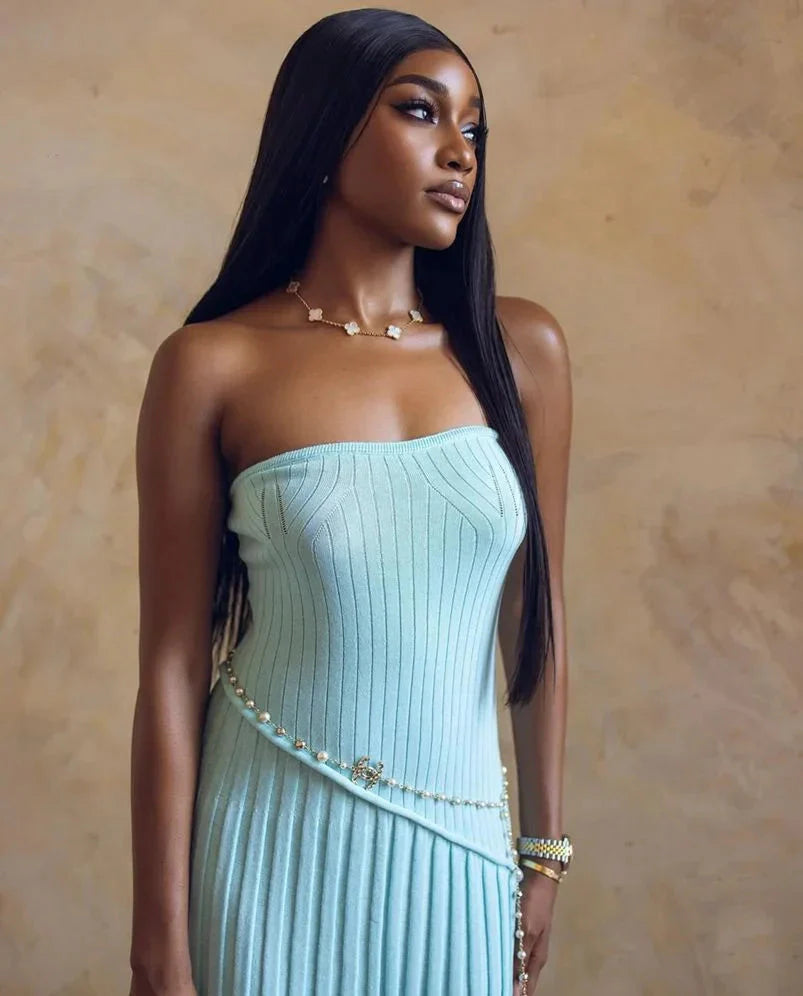 Robe longue bleue plissée sans bretelles pour femme