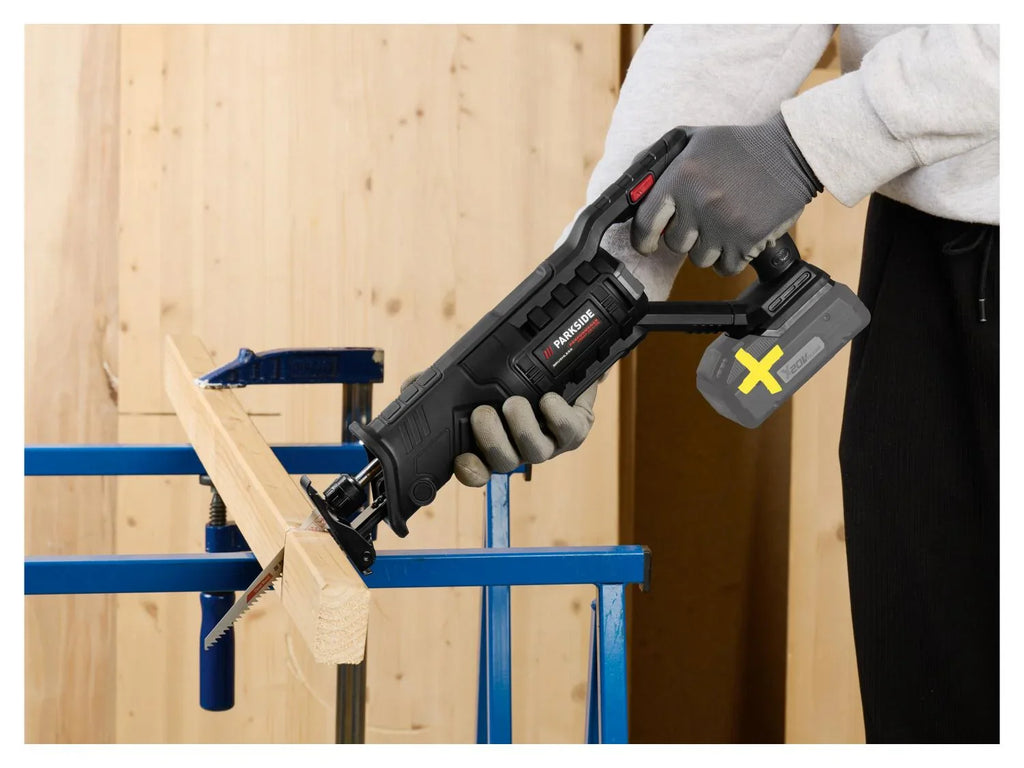 PARKSIDE PERFORMANCE Scie sabre sans fil 20 V PSSAP 20 Li D5