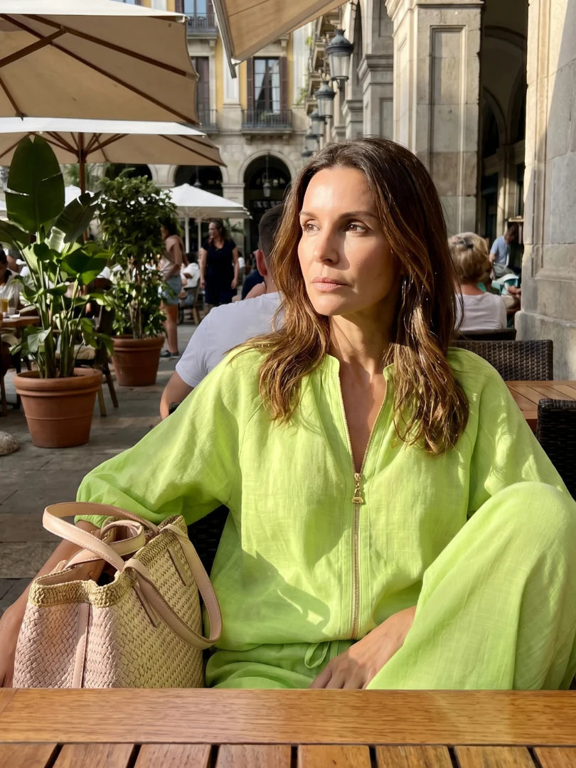 Ensemble blouse zippée et pantalon à jambes larges pour femme