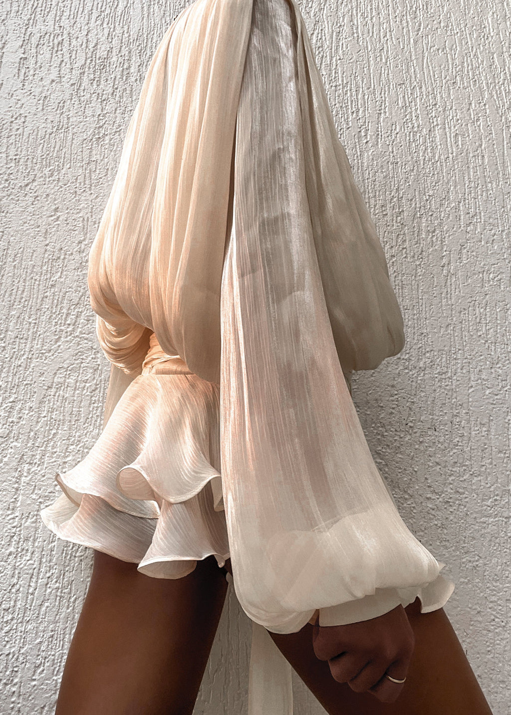 Robe mi-longue en satin champagne Estelle