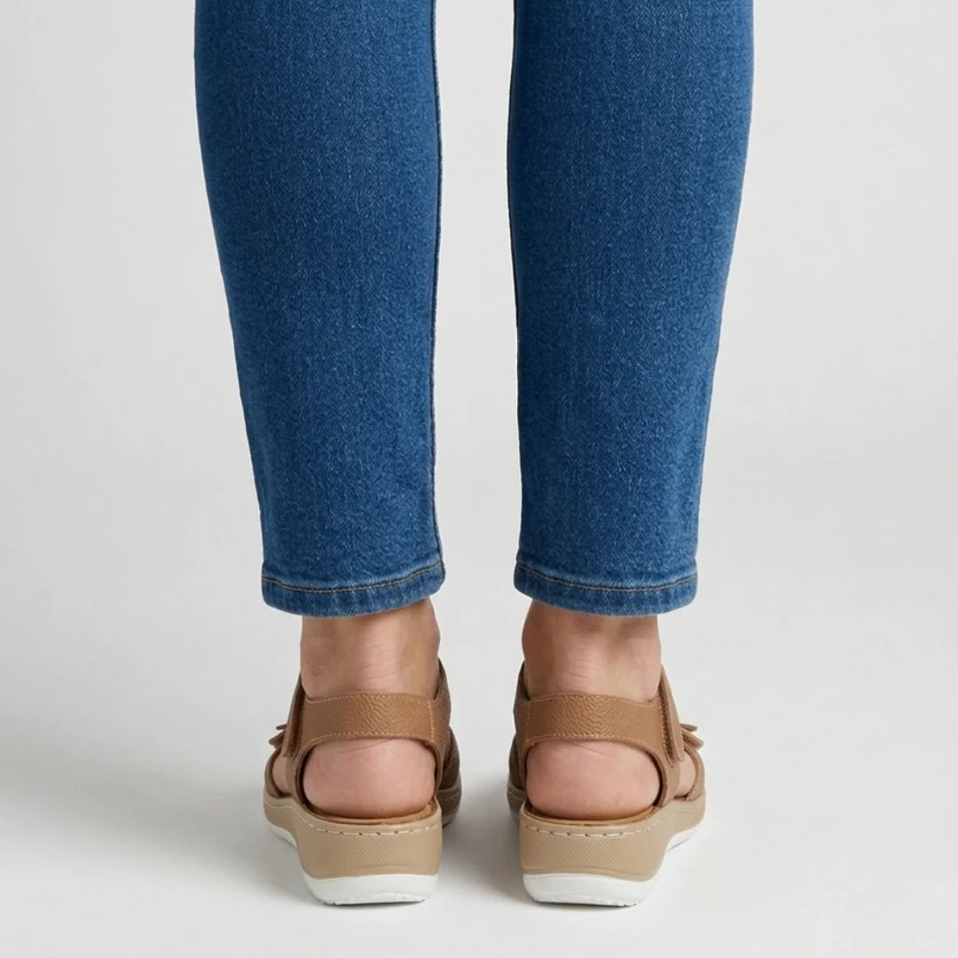 Sandales confortables pour femmes avec détails floraux