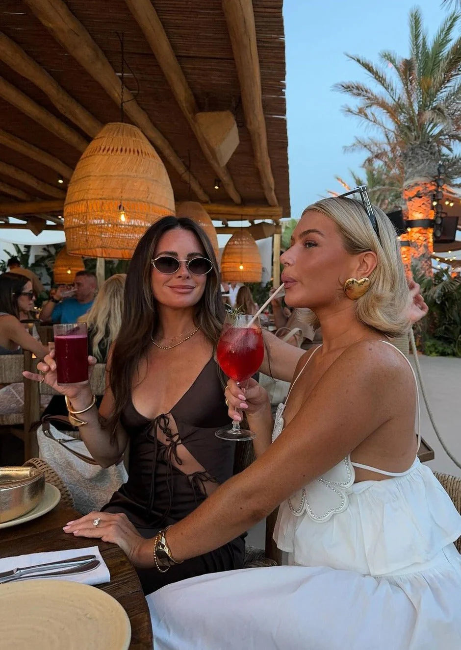 Blouse blanche à manches volantées pour femmes