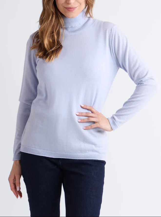 Pull femme col roulé en laine mérinos bleu ciel léger
