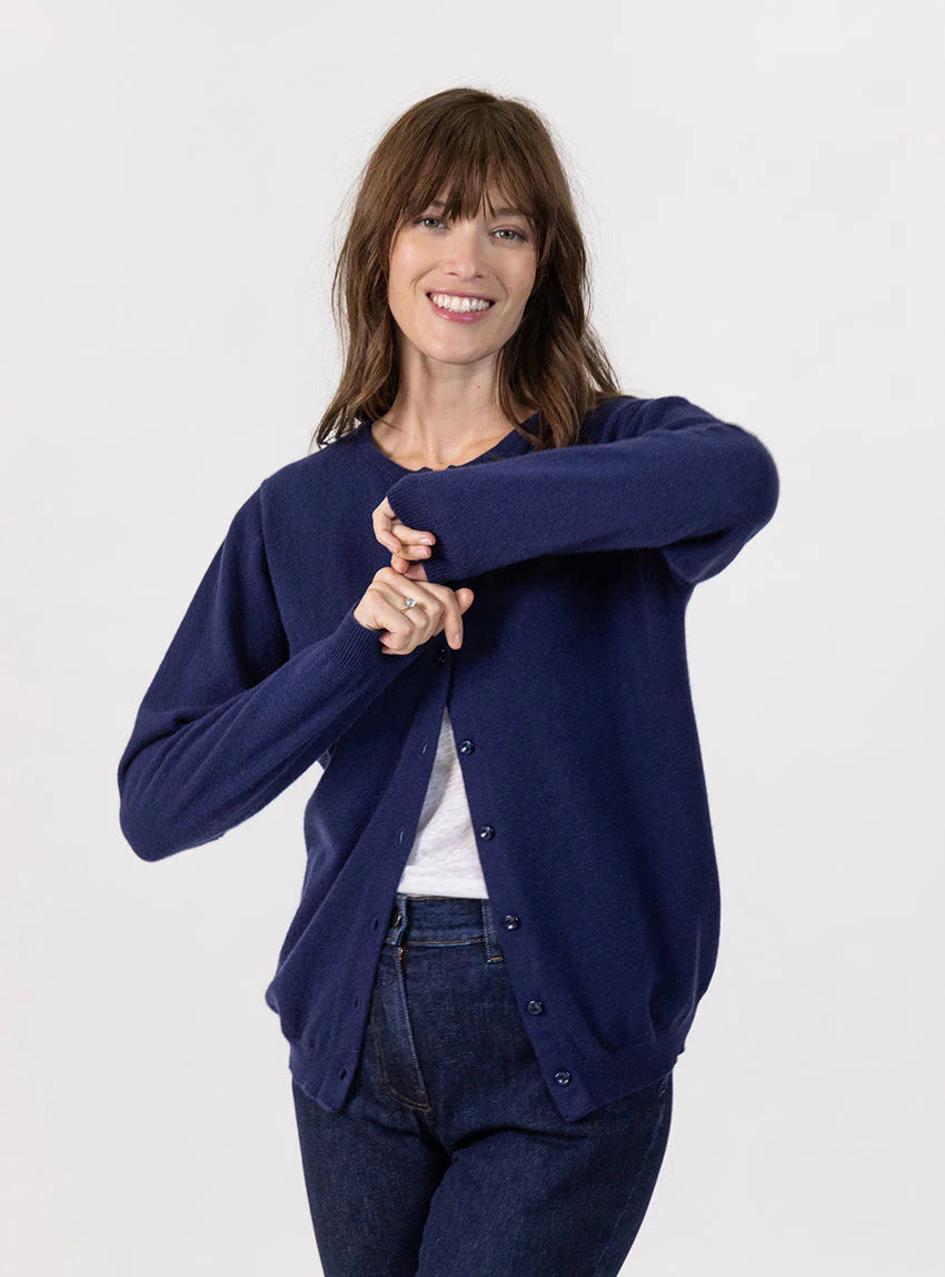 Cardigan femme en cachemire marine chic
