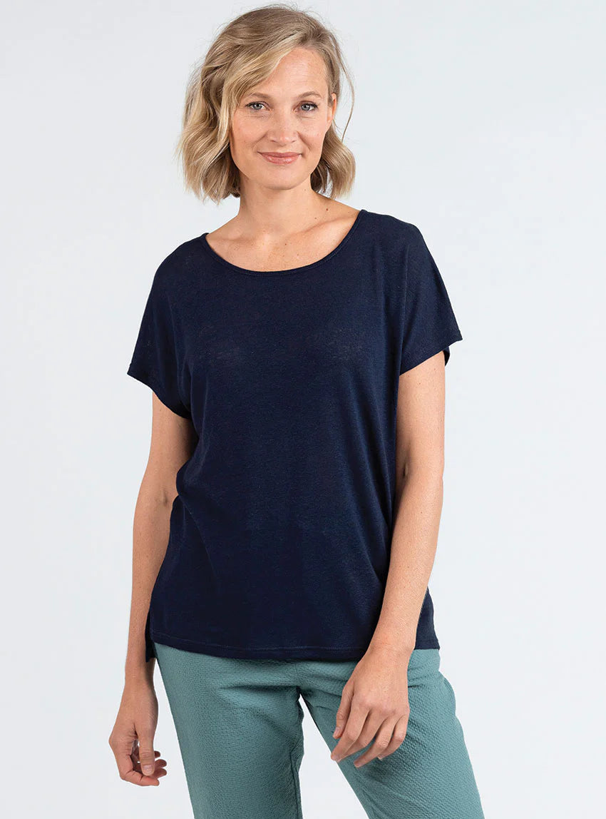 Top femme fluide en lin bleu marine