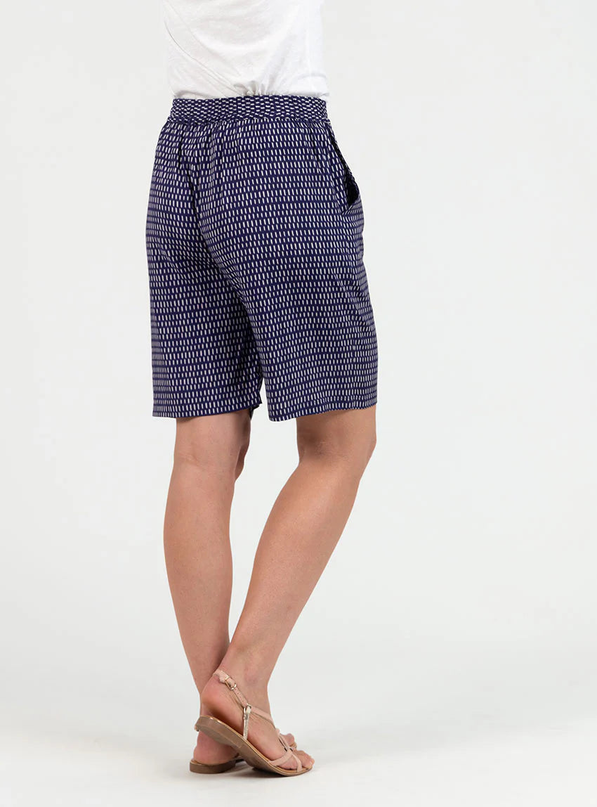 Bermuda femme fluide en viscose imprimée graphique bleu