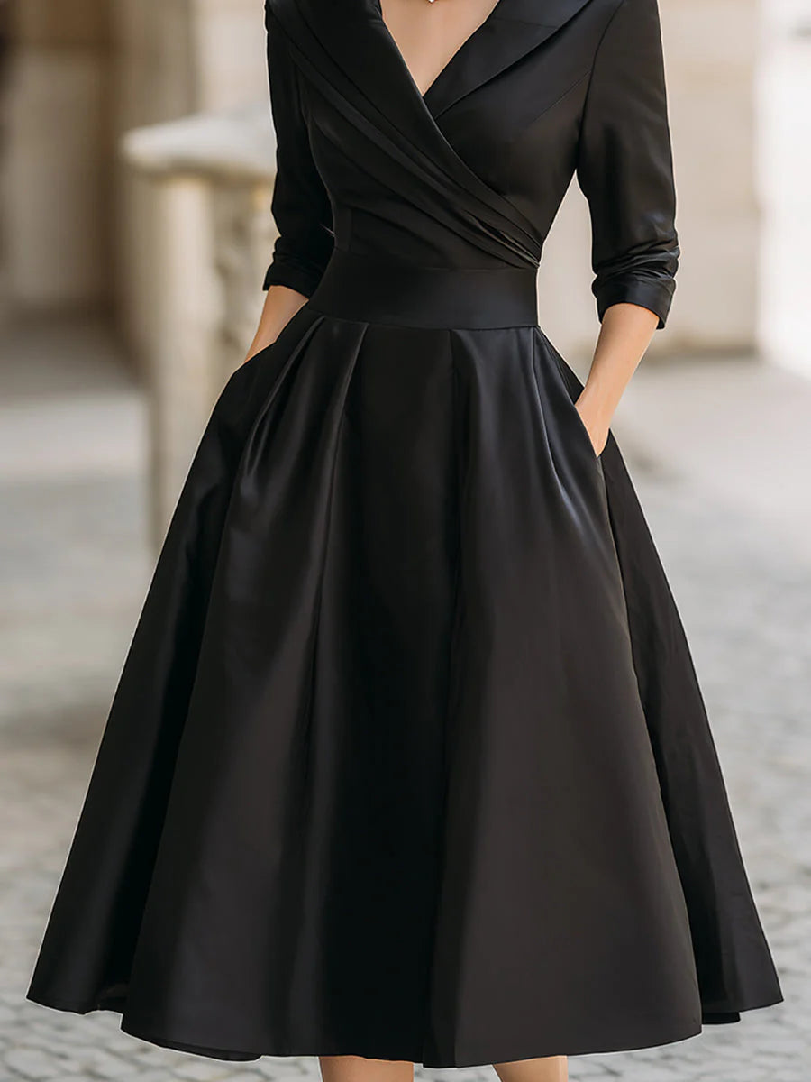 Robe midi en satin vintage avec col drapé