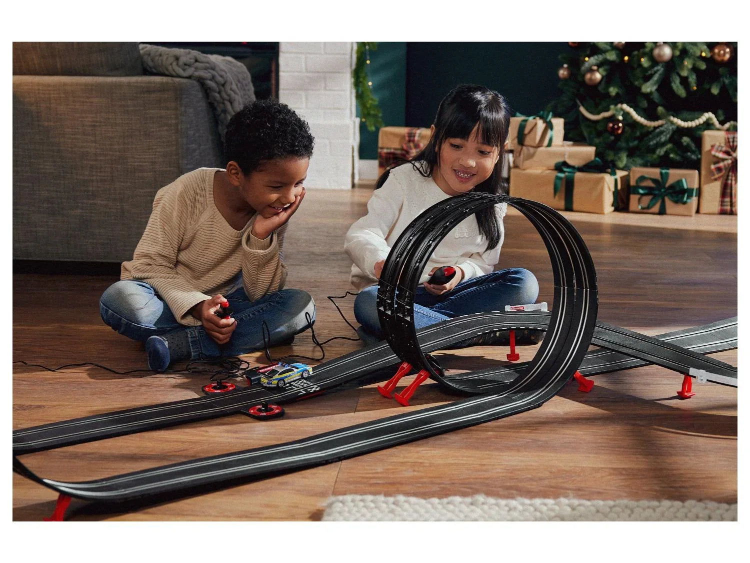 Carrera GO!!! Voiture et circuit de course 1:43