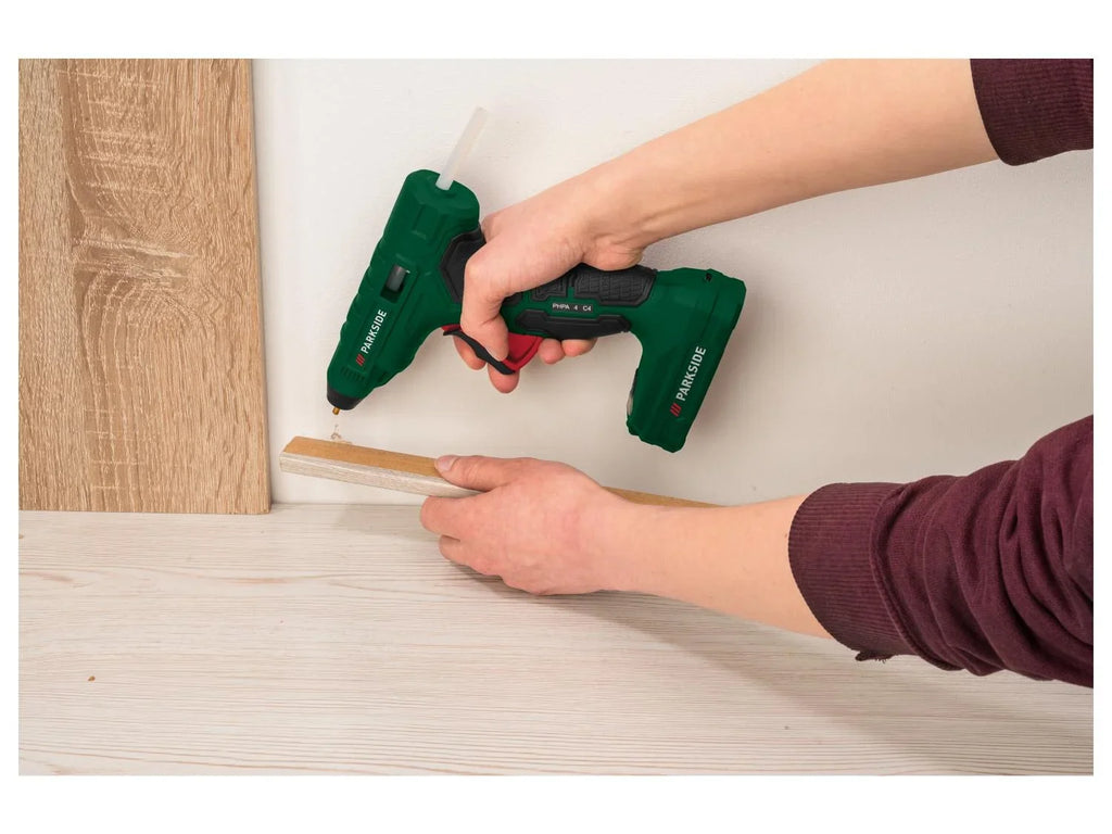 PARKSIDE Pistolet  colle chaude sans fil 4 V PHPA 4 C4 ou Graveur sans fil 4 V PAGG 4 B2