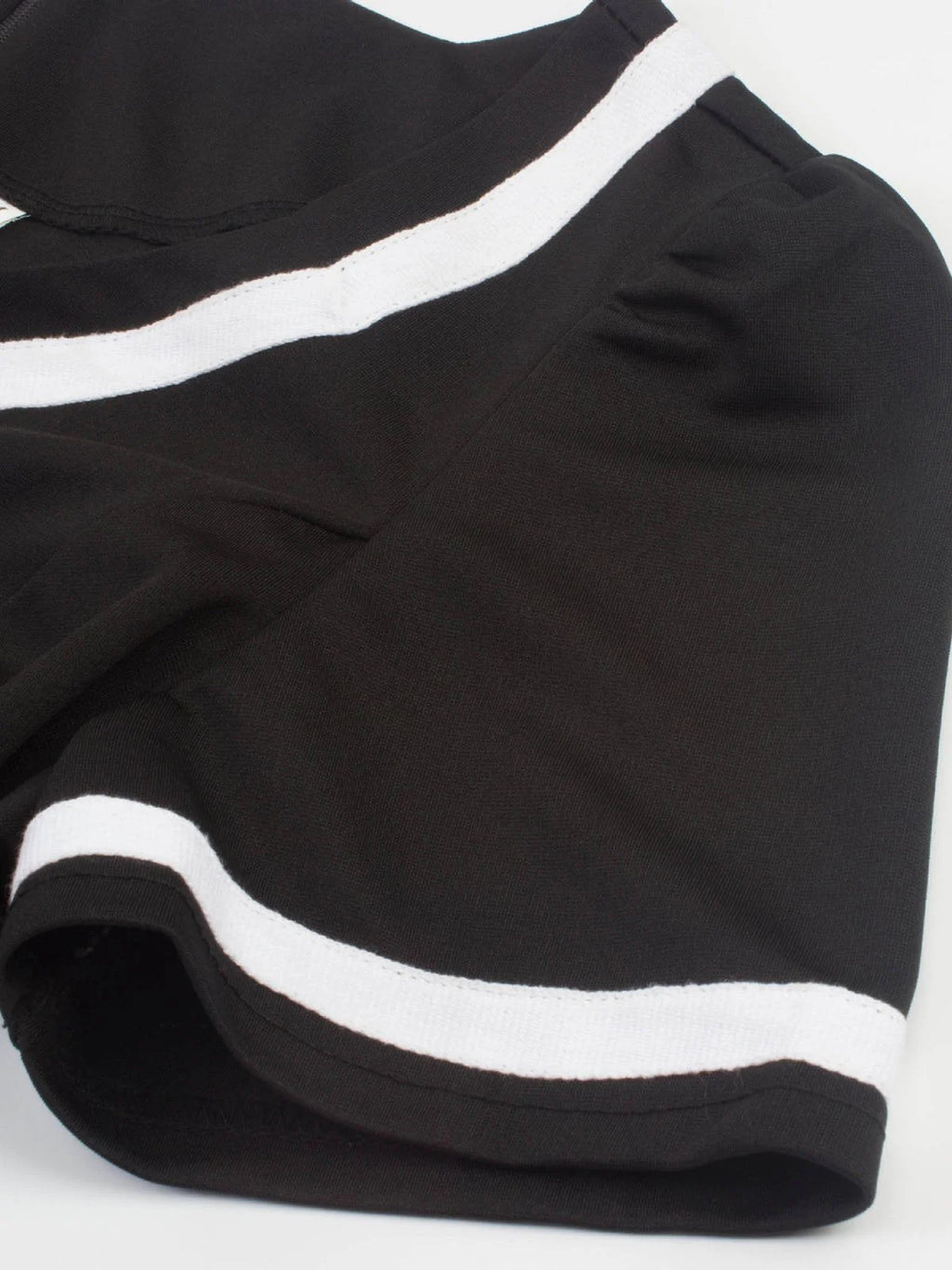 Robe vintage des années 50 à pois avec ceinture et jupe évasée Rockabilly