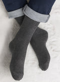Mi-chaussettes en pure laine grises