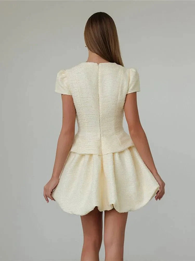 Ensemble deux pièces chemise à manches bouffantes et jupe bulle