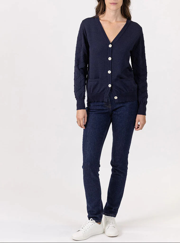 Gilet femme col V en laine merinos bleu marine