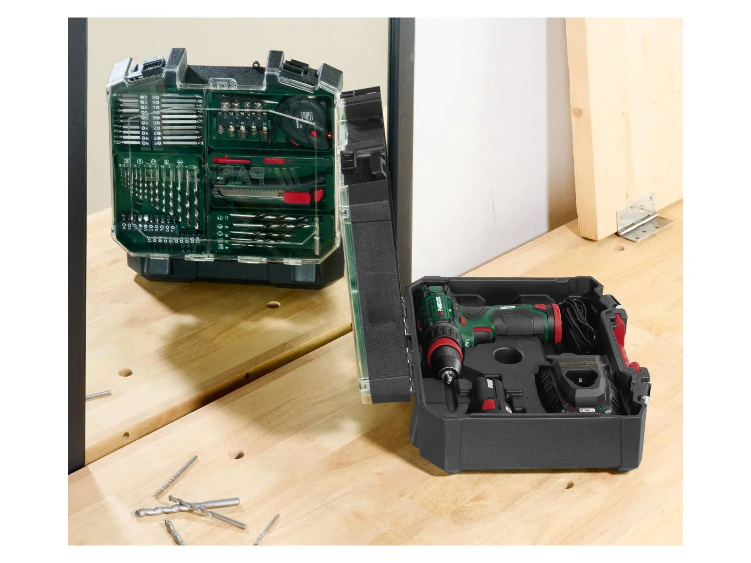 PARKSIDE Set perceuse-visseuse sans fil PBSA 12 E4 + batterie + chargeur + accessoires, 12 V