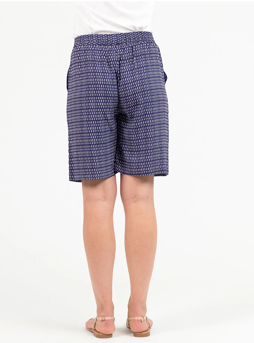 Bermuda femme fluide en viscose imprimée graphique bleu