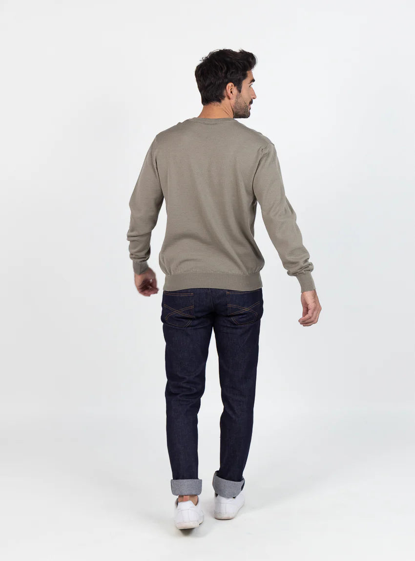 Pull homme col V 100% mérinos vert olive