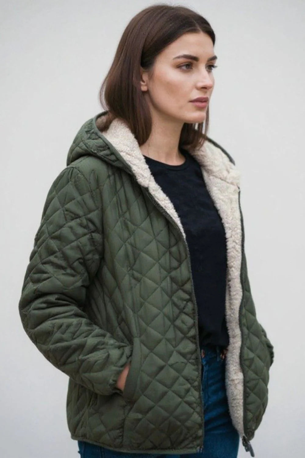 Veste matelassée à capuche avec doublure en peluche