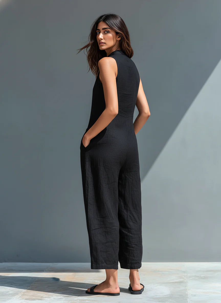 Claudia | Mono minimalista de lino para mujer, sin mangas, cuello alto y botones