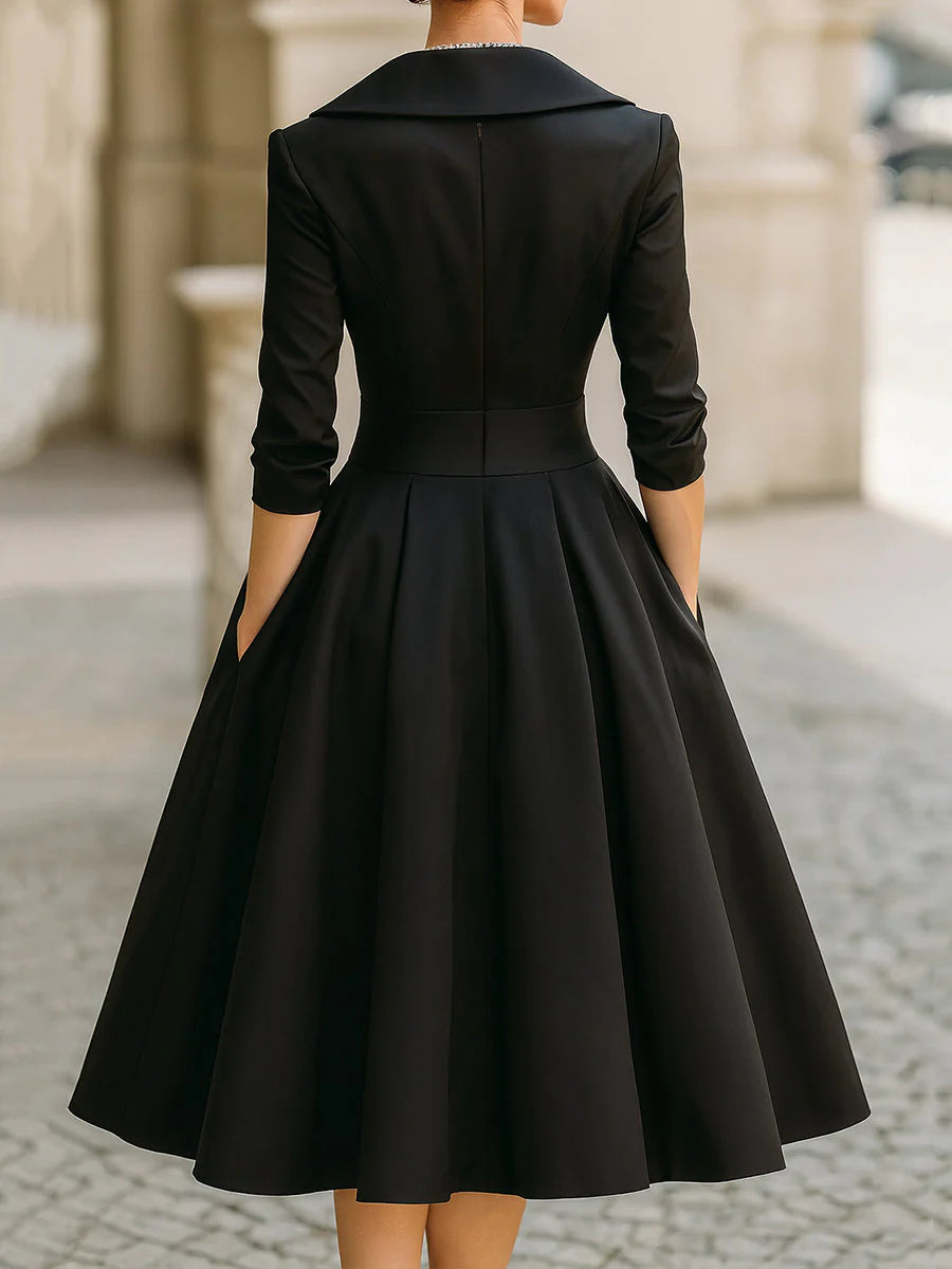 Robe midi en satin vintage avec col drapé
