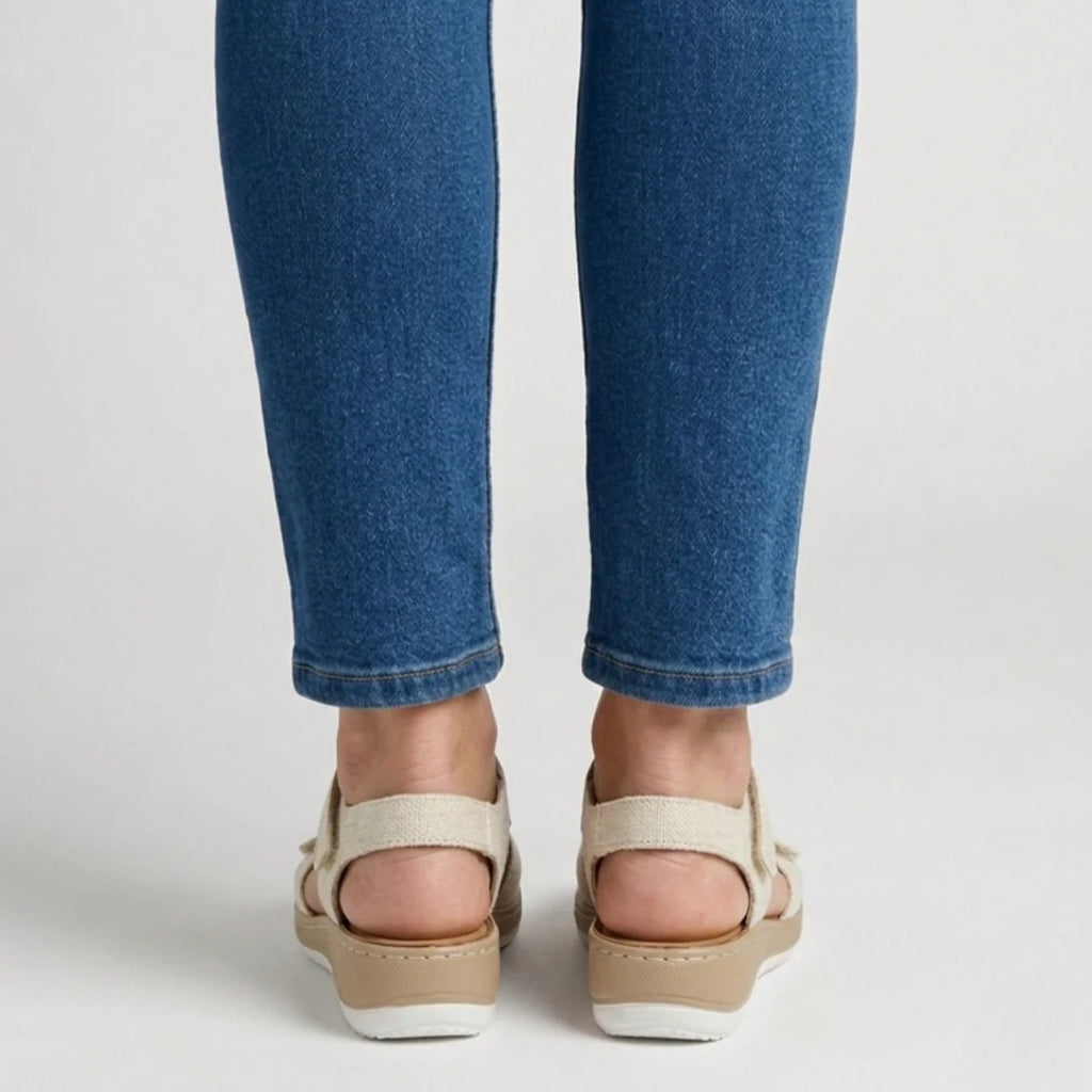 Sandales confortables pour femmes avec détails floraux