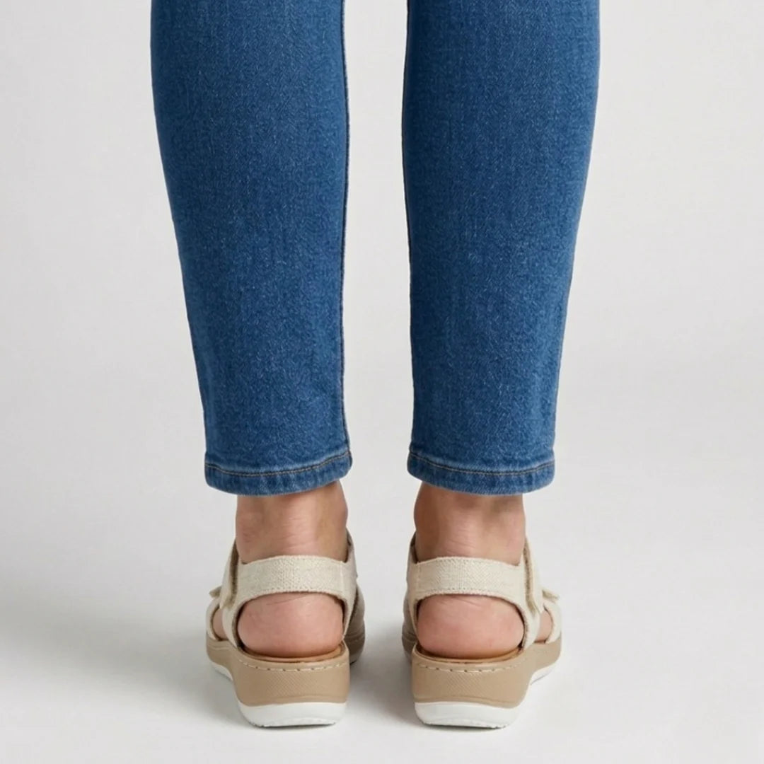 Sandales confortables pour femmes avec détails floraux