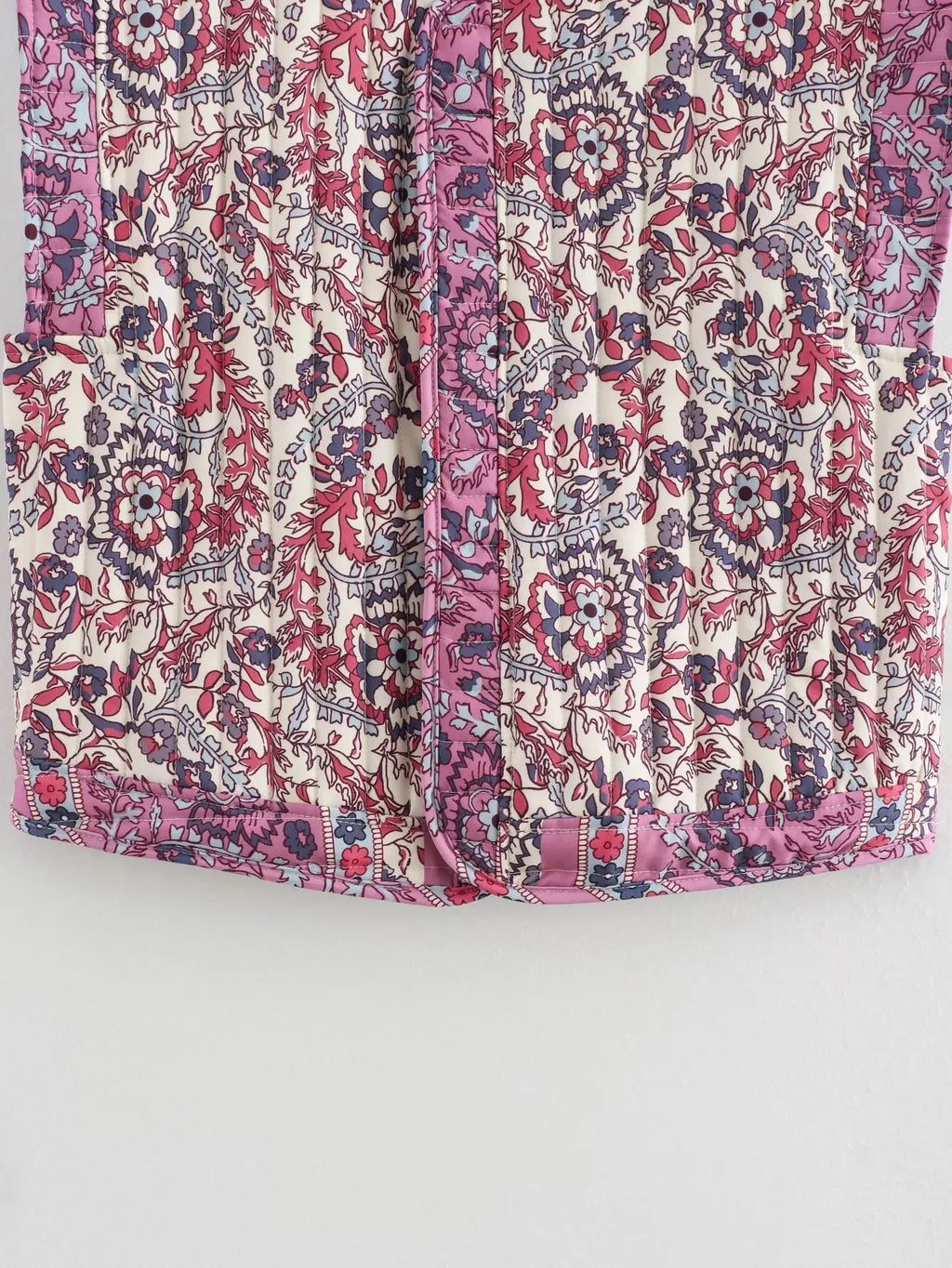 Sophie Paris I Gilet en coton matelassé avec motif brodé