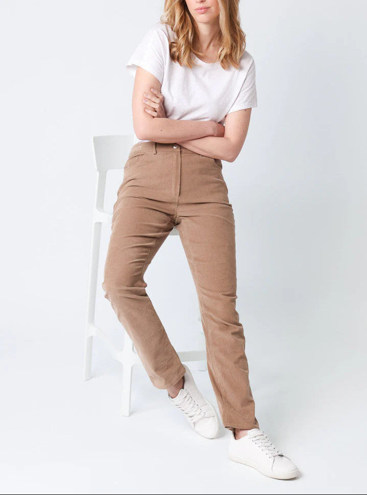 Pantalon femme en velours beige taupe