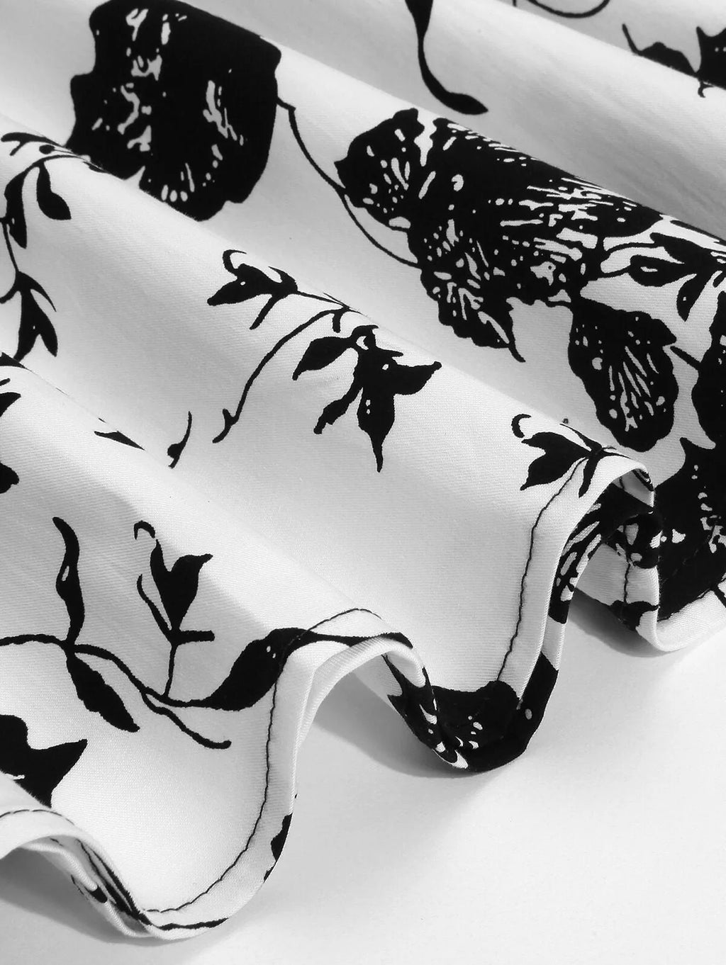 Robe cocktail vintage des années 1950 à ligne A et imprimé floral